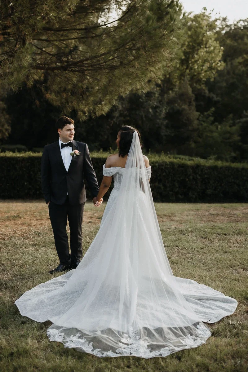 La sposa arriva alla cerimonia a Villa Castelletti, Signa