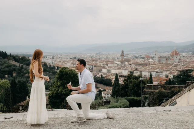 Proposta di matrimonio a San Miniato al Monte con vista sul centro di Firenze
